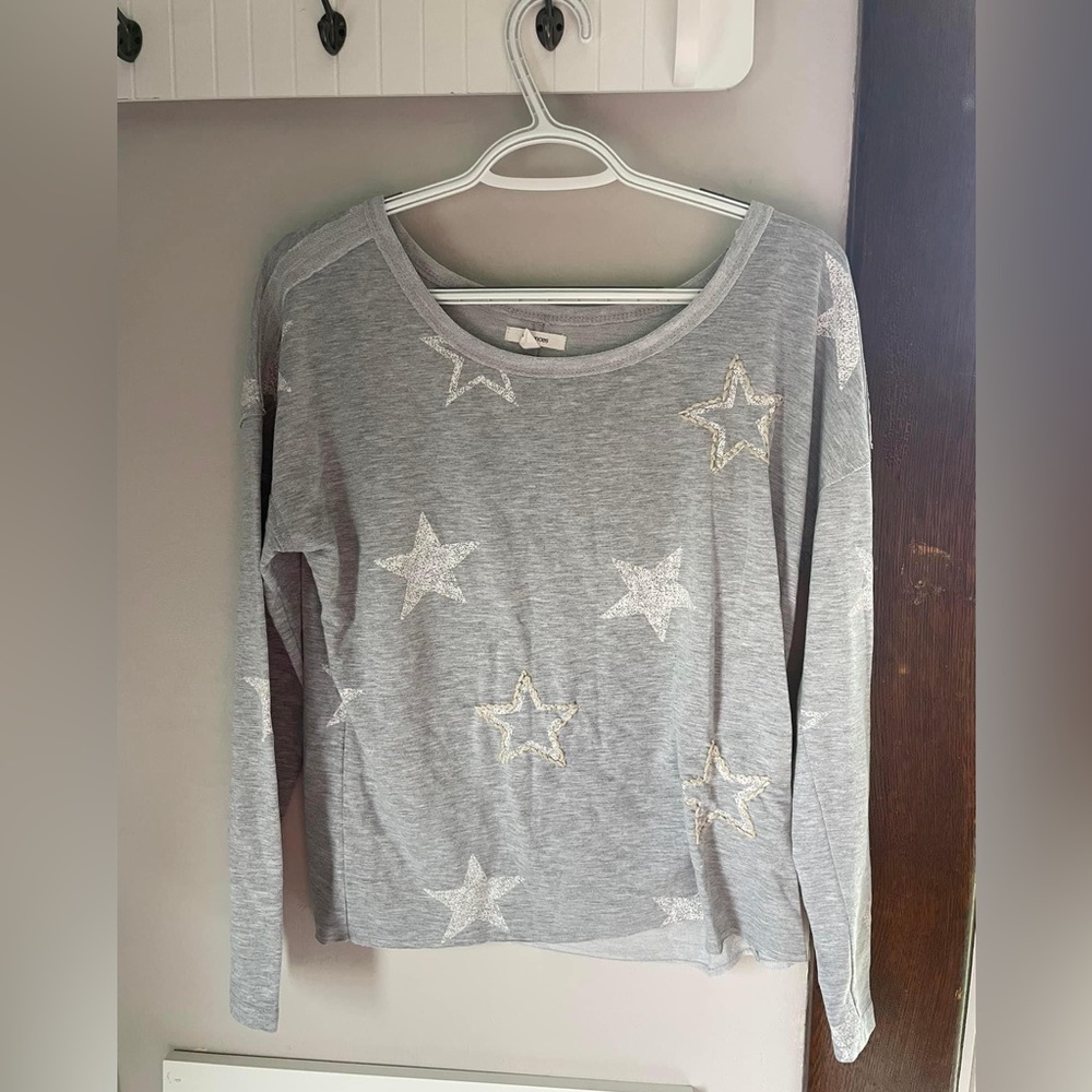 grey and white maurice’s top